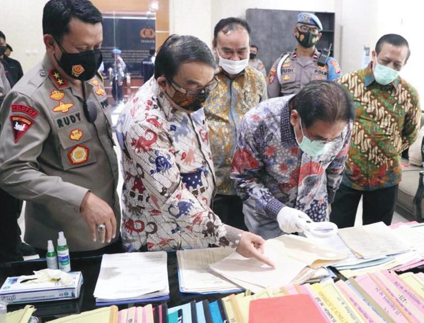 Menteri ATR/Kepala BPN Sofyan A. Djalil,Tenaga Ahli Menteri ATR/Kepala BPN Bidang Hukum dan Litigasi, Iing R. Sodikin Arifin dan Kapolda Banten Irjen Pol Rudy Heriyanto.